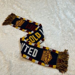 😊 Cleveland Cavaliers Wine & Gold Knit Scarf